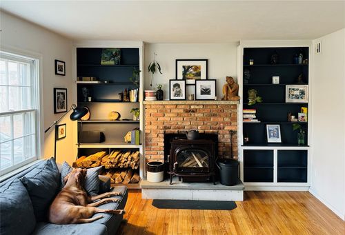 41 Whitney Dr, Woodstock, NY, 12498-1947 | Card Image