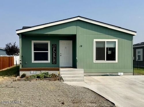 2802 S 5th Ave, Union Gap, WA, 98903-1486 | Card Image