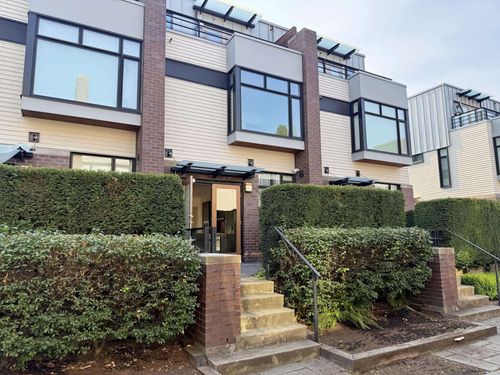 6180 Oak St, Vancouver, BC, V6M2W2 | Card Image