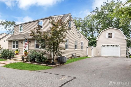 8 Culver Ln, East Brunswick, NJ, 08816-3915 | Card Image