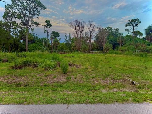 8259 Marx Dr, North Fort Myers, FL, 33917 | Card Image