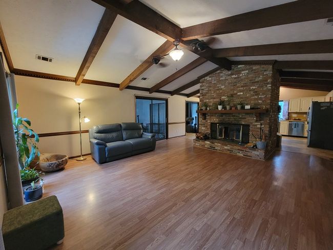 Living Room | Image 33