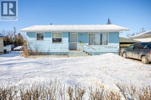 5514 49 Ave, Lloydminster, SK, S9V0V4 | Card Image