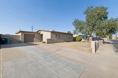 8050 W Weldon Ave, Phoenix, AZ, 85033-3523 | Card Image
