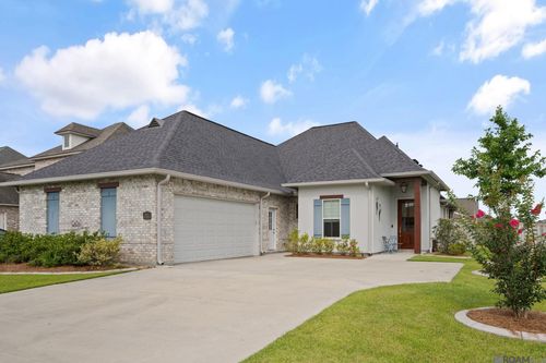 13417 Belle Prairie Dr, Geismar, LA, 70734-3385 | Card Image