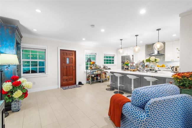 13101 Sw 82 Nd Ave, House other with 4 bedrooms, 2 bathrooms and null parking in Pinecrest FL | Image 4