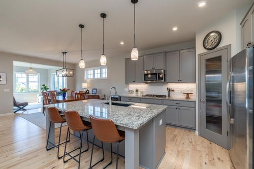 7997 183rd St W, Lakeville, MN, 55044-4841 | Card Image