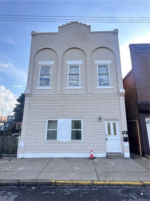 340 Park Rd, Ambridge, PA, 15003 | Card Image