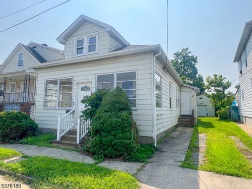 7 Robert St, South River, NJ, 08882-2339 | Card Image