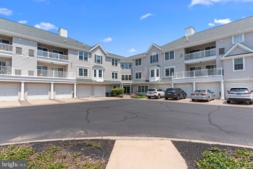 apt-222-42 W College Ave, YARDLEY, PA, 19067-1552 | Card Image
