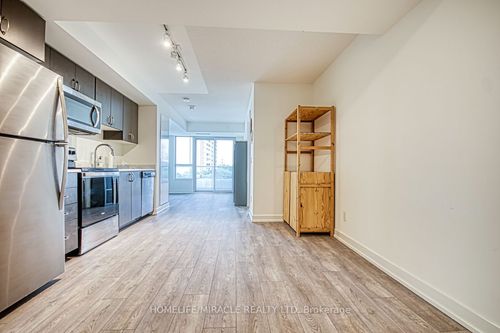 402-10 Wilby Cres, York, ON, M9N0B6 | Card Image