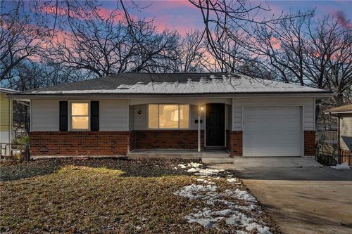 5232 N Palmer Ave, Kansas City, MO, 64119-4058 | Card Image