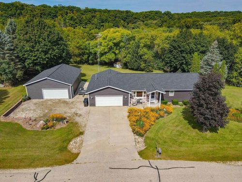 W7666 Stacey Ln, Whitewater, WI, 53190-4243 | Card Image