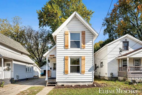 1052 Broadway Ave, Grand Rapids, MI, 49504-4214 | Card Image