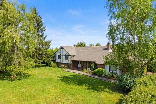 1584 White Rd, Saanichton, BC, V8M1S8 | Card Image