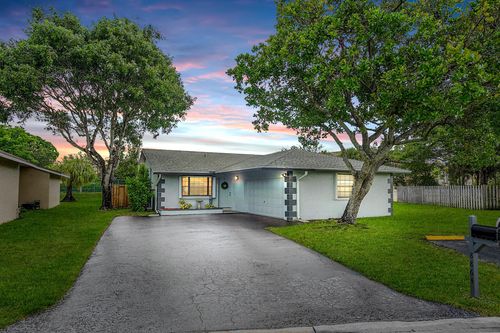 8864 Nw 76th Pl, Tamarac, FL, 33321-2436 | Card Image