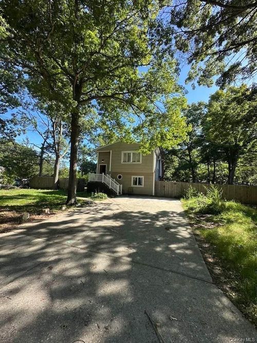 45 Robinwood St, Mastic, NY, 11950-4708 | Card Image