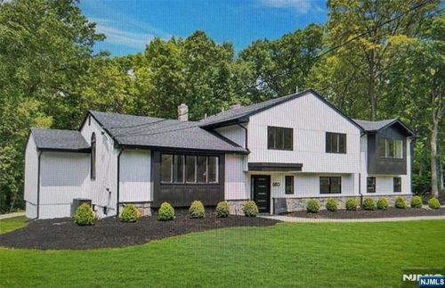 880 Briarwoods Rd, Franklin Lakes, NJ, 07417-1106 | Card Image