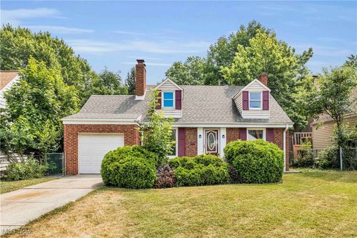 1865 E 225th St, Euclid, OH, 44117-2003 | Card Image