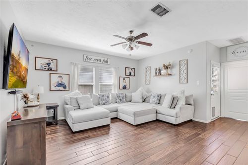 315 Ginseng Ln, Crosby, TX, 77532-2280 | Card Image