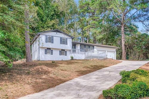 644 Navarre Dr, Stone Mountain, GA, 30087-5114 | Card Image