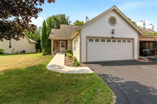 317 E Antoine Dr, Port Washington, WI, 53074 | Card Image