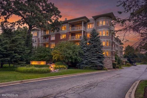 302-425 Benjamin Dr, Vernon Hills, IL, 60061-4313 | Card Image