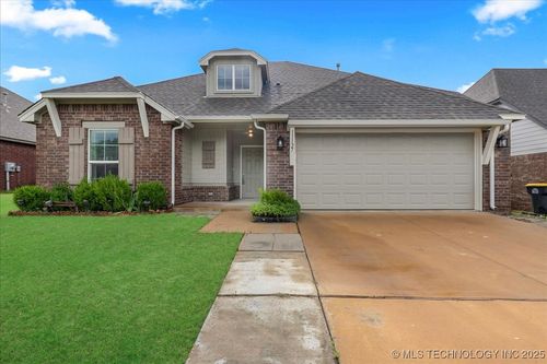 11127 S Cleveland St, Jenks, OK, 74037-6201 | Card Image
