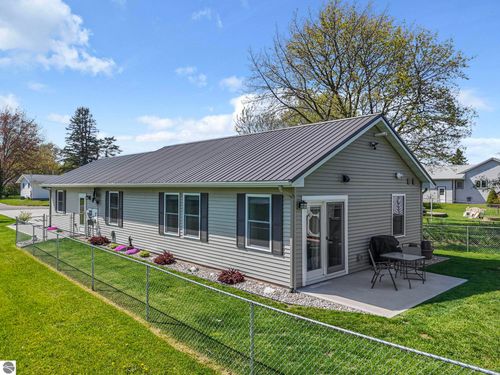 108 Barbara St, Cadillac, MI, 49601-2446 | Card Image