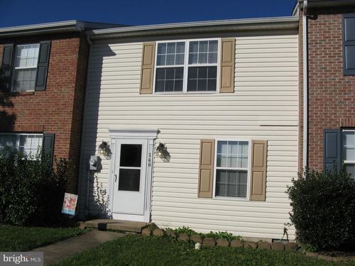 140 Surrey Club Ln, STEPHENS CITY, VA, 22655-2130 | Card Image