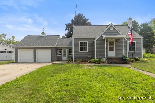 136 N Sherman St, Sheridan, MI, 48884-8353 | Card Image