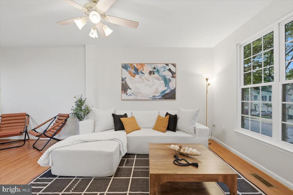 Residential in CHANTILLY 5
