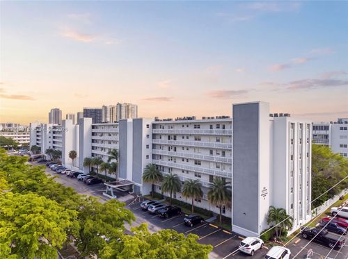 703-320 Ne 12th Ave, Hallandale Beach, FL, 33009-4509 | Card Image