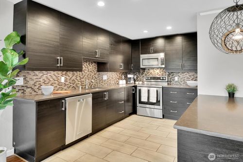 unit-24-2001 E Yesler Way, Seattle, WA, 98122-5847 | Card Image