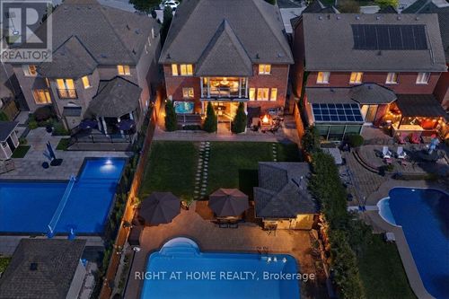 12 Roderick Court, Richmond Hill (Jefferson), ON, L4E0B4 | Card Image