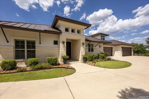 643 Menger Spgs, Boerne, TX, 78006-7236 | Card Image