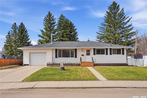 1117 Elevator Rd, Saskatoon, SK, S7M3X1 | Card Image