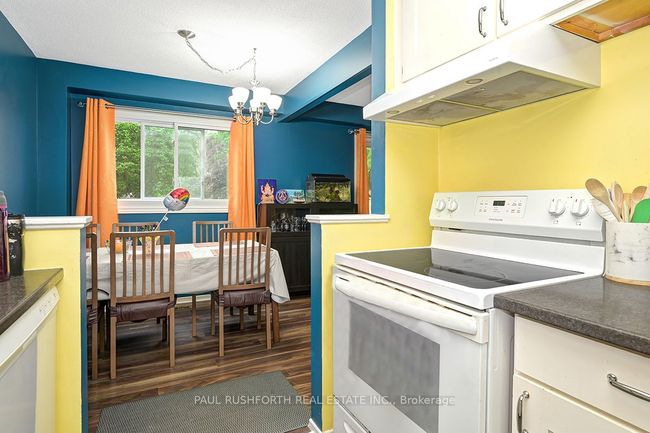 2092 Orient Park Dr, Condo with 3 bedrooms, 2 bathrooms and 1 parking in Gloucester ON | Image 8