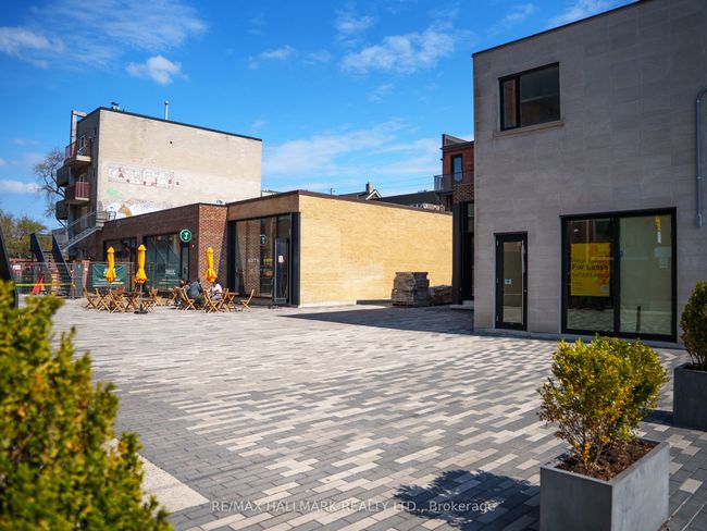 300 - 972 Queen St E, Home with 0 bedrooms, 1 bathrooms and null parking in Toronto ON | Image 15