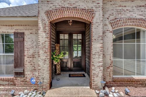 621 Huntington Drive, Brandon, MS, 39047 | Card Image