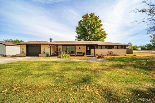 8000 S Maple Dr, Daleville, IN, 47334-9663 | Card Image