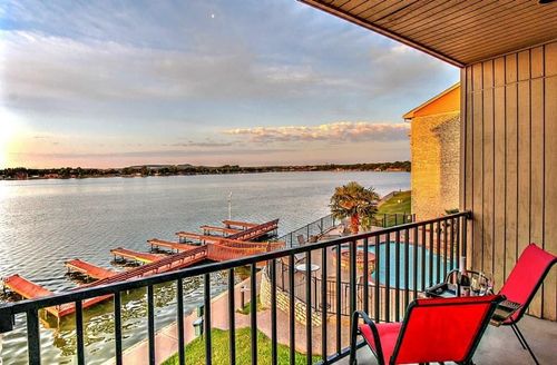 apt-4206-401 E Pearl St, Granbury, TX, 76048-2472 | Card Image