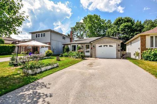 46 Ridgeway Ave, Barrie, ON, L4N5L2 | Card Image