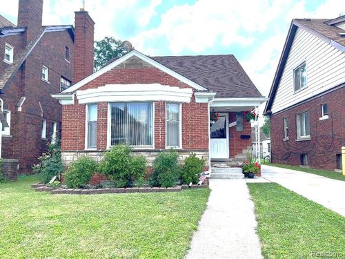 7653 Pinehurst St, Dearborn, MI, 48126-1254 | Card Image