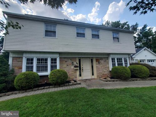 40 Crestview Dr, WILLINGBORO, NJ, 08046-3511 | Card Image