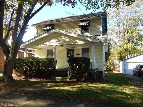 940 Davis St, Akron, OH, 44310-3449 | Card Image