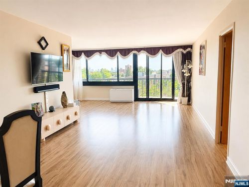 770 Anderson, Cliffside Park, NJ, 07010 | Card Image