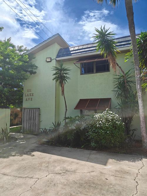 apt-8-111 Lake Ave, Lake Worth Beach, FL, 33460-6904 | Card Image