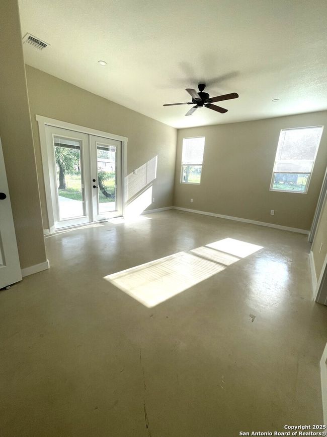 2 - 25617 Campbellton Rd, House other with 3 bedrooms, 2 bathrooms and null parking in San Antonio TX | Image 15