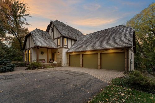 8611 Chalet Rd, Bloomington, MN, 55438-1204 | Card Image